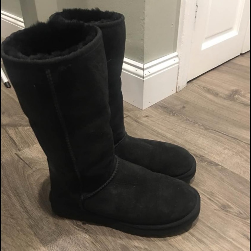 Ugg tall classic size 7